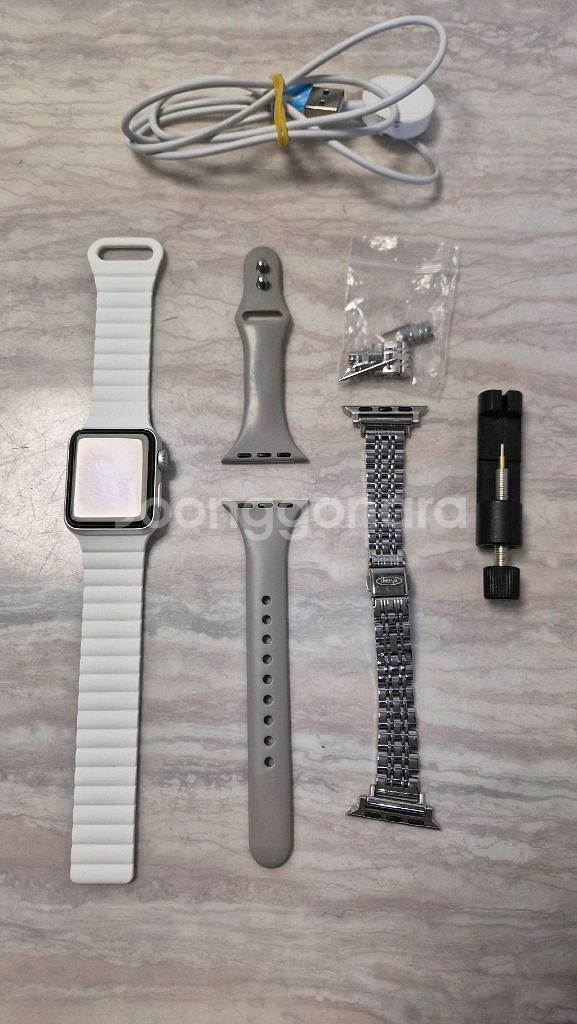 애플워치3 38mm+충전기+스트랩 일괄판매--0