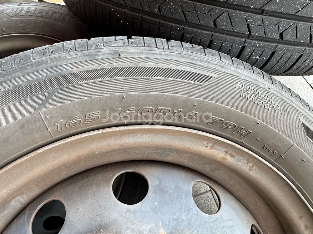 레이 14인치 순정휠+타이어 팝니다 tpms 있음--3
