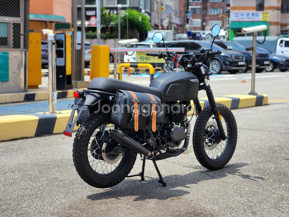 24년식/브릭스톤펠스버그125cc/신차급가성비매물팝니다--4