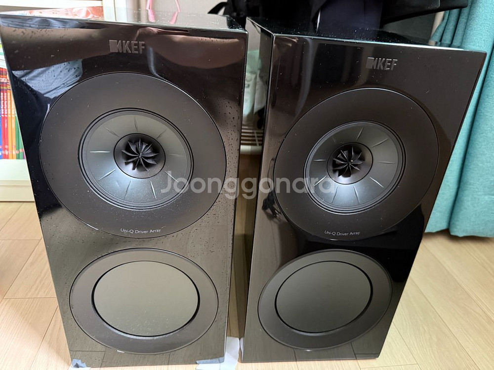 kef r3--0