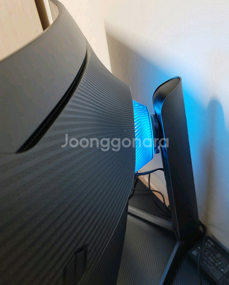 삼성 오디세이 g7 32인치 커브드 모니터--2