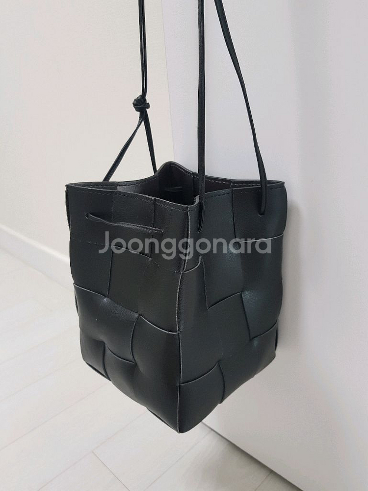 새상품(미사용) 보테가 베네타 스타일 가방 크로스백--0