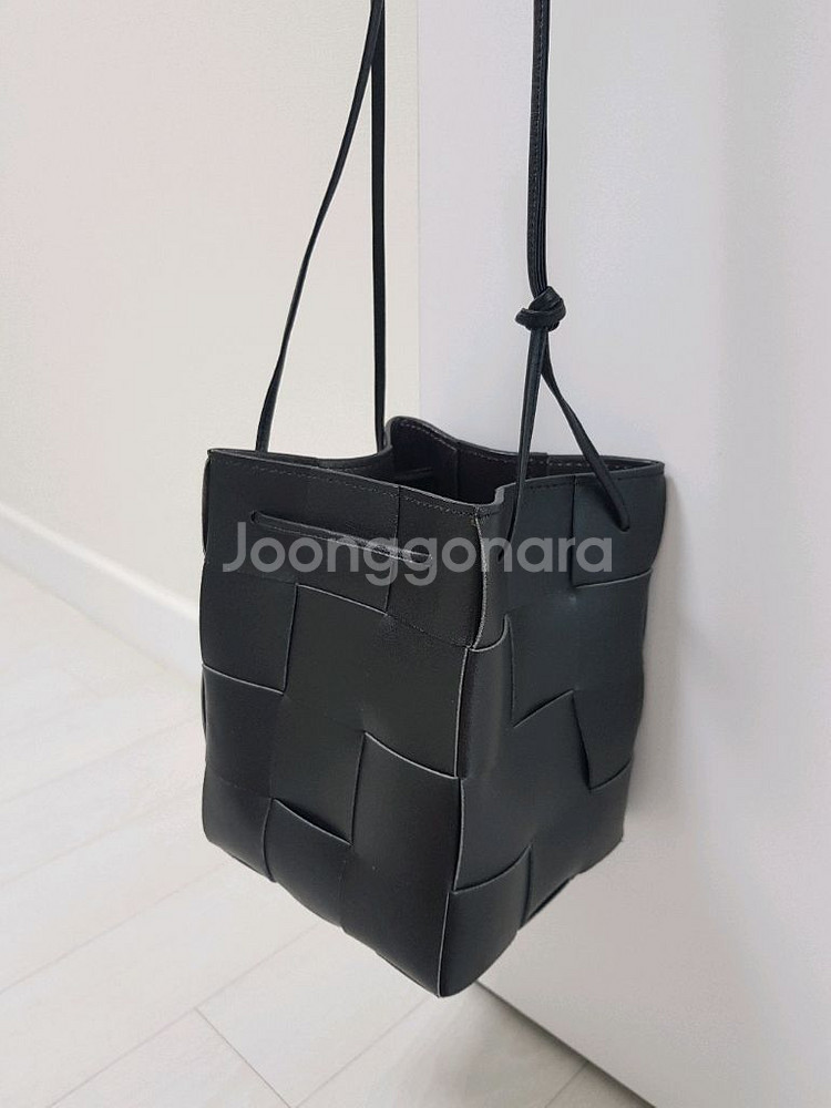 새상품(미사용) 보테가 베네타 스타일 가방 크로스백--1