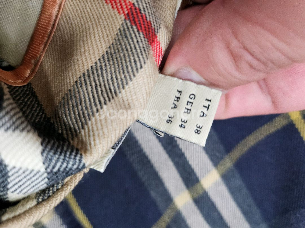 버버리 노바체크 랩 스커트--2