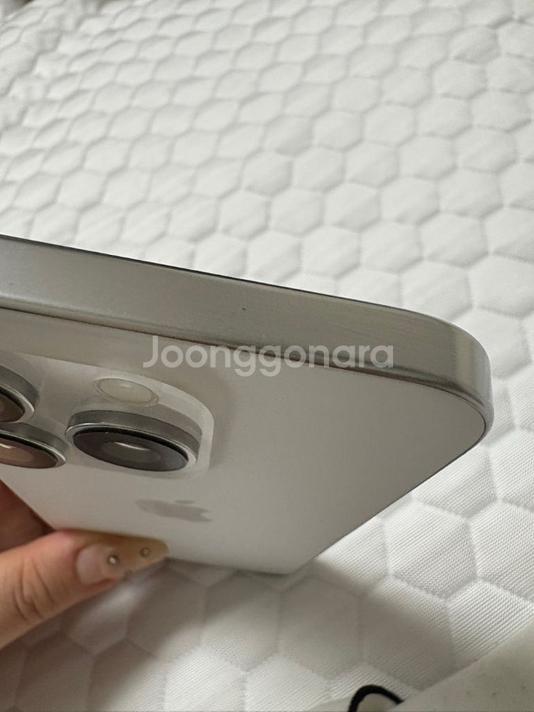 아이폰 16 프로 화이트 티타늄 246GB--5