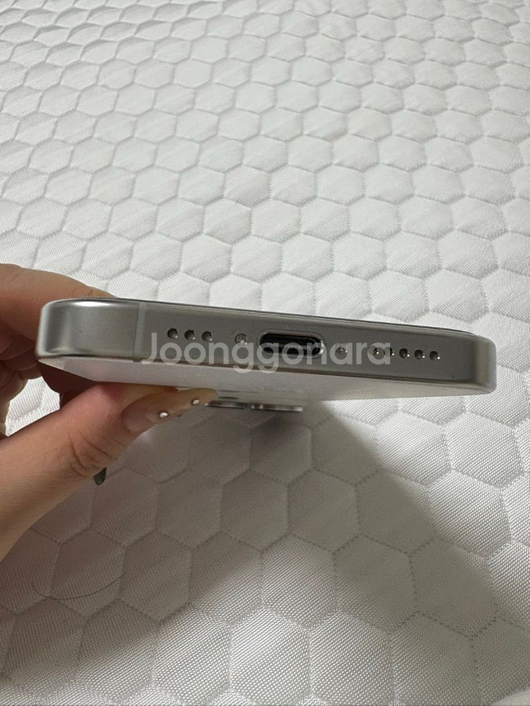 아이폰 16 프로 화이트 티타늄 246GB--4