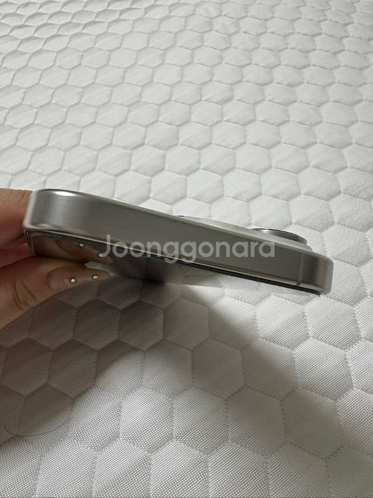아이폰 16 프로 화이트 티타늄 246GB--3