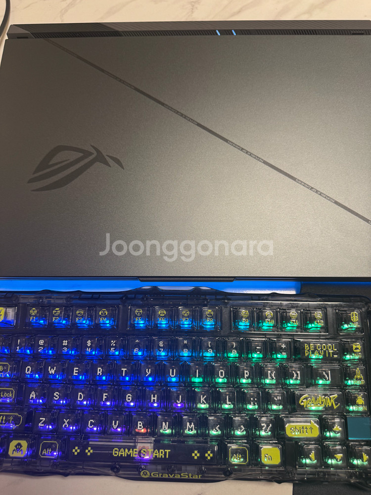 ASUS ROG Strix G18 게이밍 노트북입니다.--0