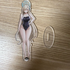 블루아카이브 아스나 아크릴스탠드 팝니다