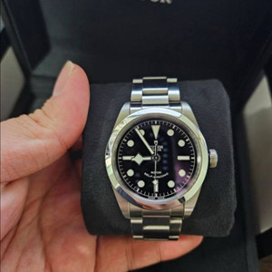 튜더 블랙베이 36 검판 구형 이미지