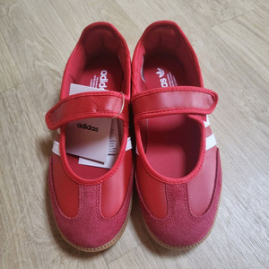 아디다스 삼바제인,아디다스 오즈웨이브,DKNY 플립플랍