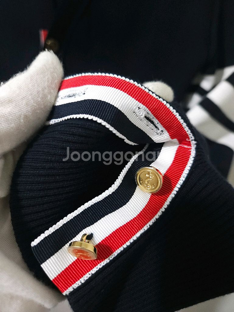 [1] 톰브라운 밀라노스티치 금장 가디건--6