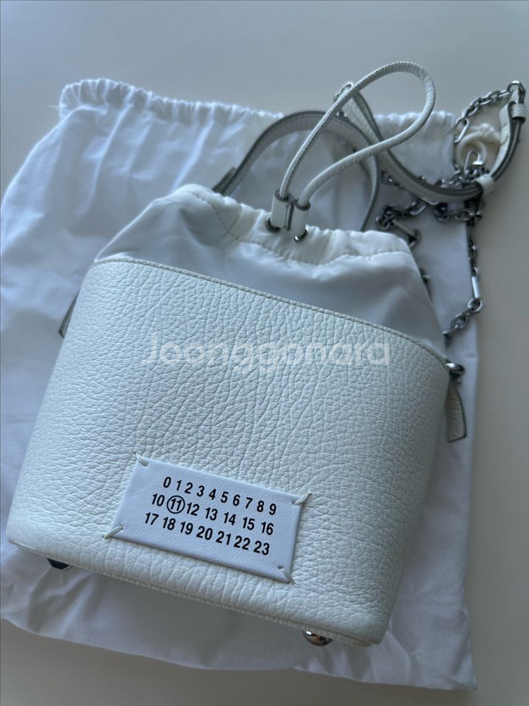마르지엘라 버킷백 화이트--0