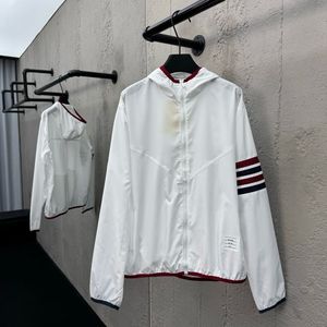 <톰브라운 2사이즈 / 약 100> 새상품 바람막이