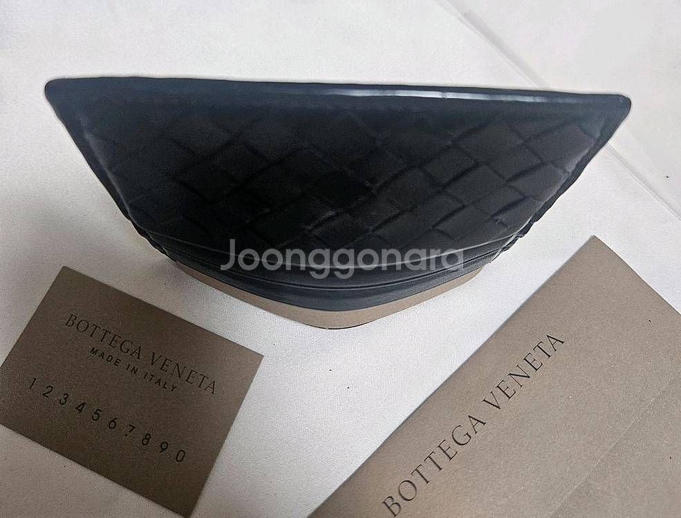 보테가베네타 카드지갑 정품 입니다 구찌 구성품 사진--2