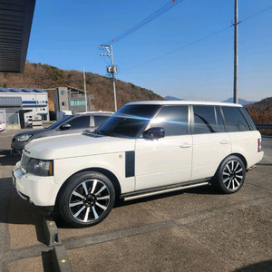 랜드로버 레인지로버보그5.0NA자연흡기차량 판매합니다