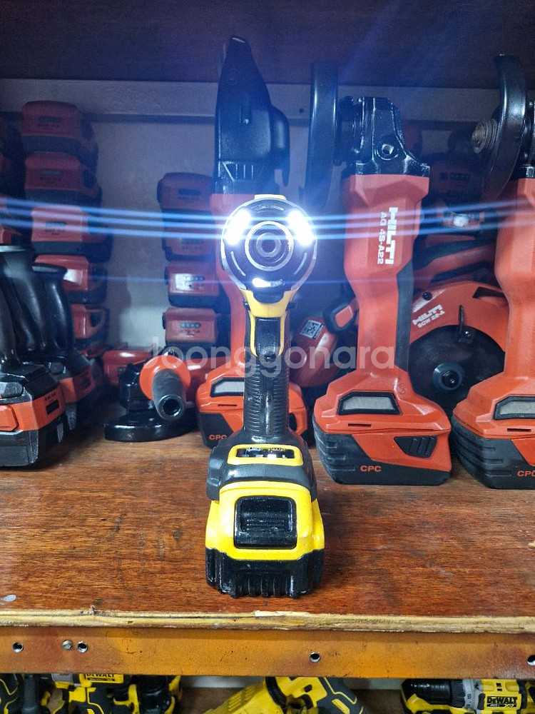 디월트임팩드릴 DCF860 2024년식배터리포함.최신모--1