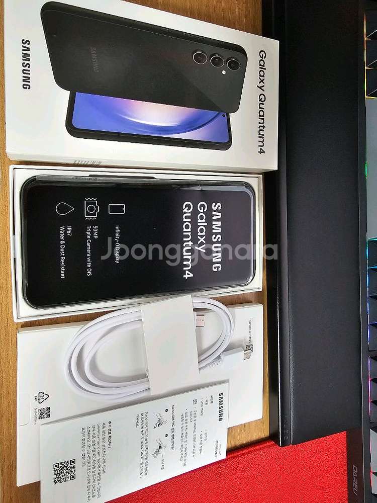 갤럭시 퀀텀4 판매합니다--3