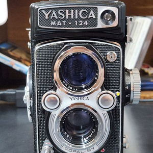 야시카맷 YASHICA MAT-124 이안카메라