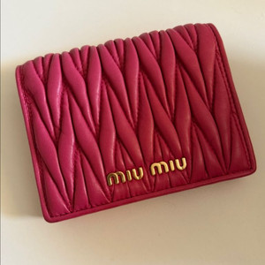 미우미우 지갑 판매합니다