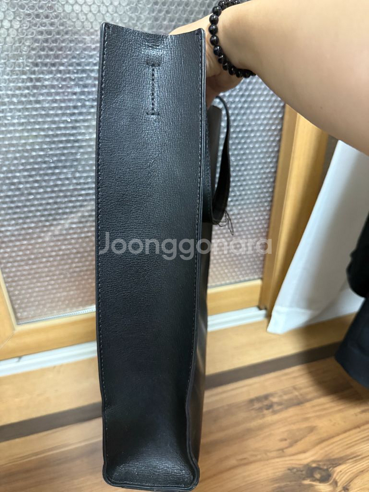 질스튜어트 페이퍼백 레더 토트백--8