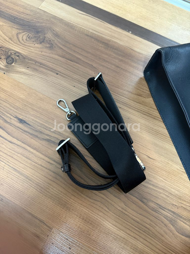 질스튜어트 페이퍼백 레더 토트백--3