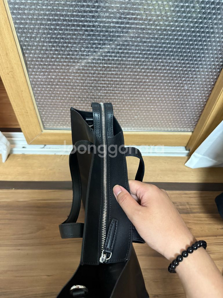 질스튜어트 페이퍼백 레더 토트백--9