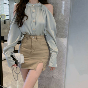 오프숄더 블라우스