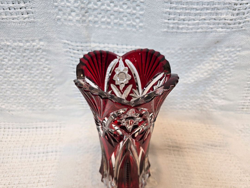 체코산 보헤미아 핸드컷 버건디 크리스탈 화병 이미지