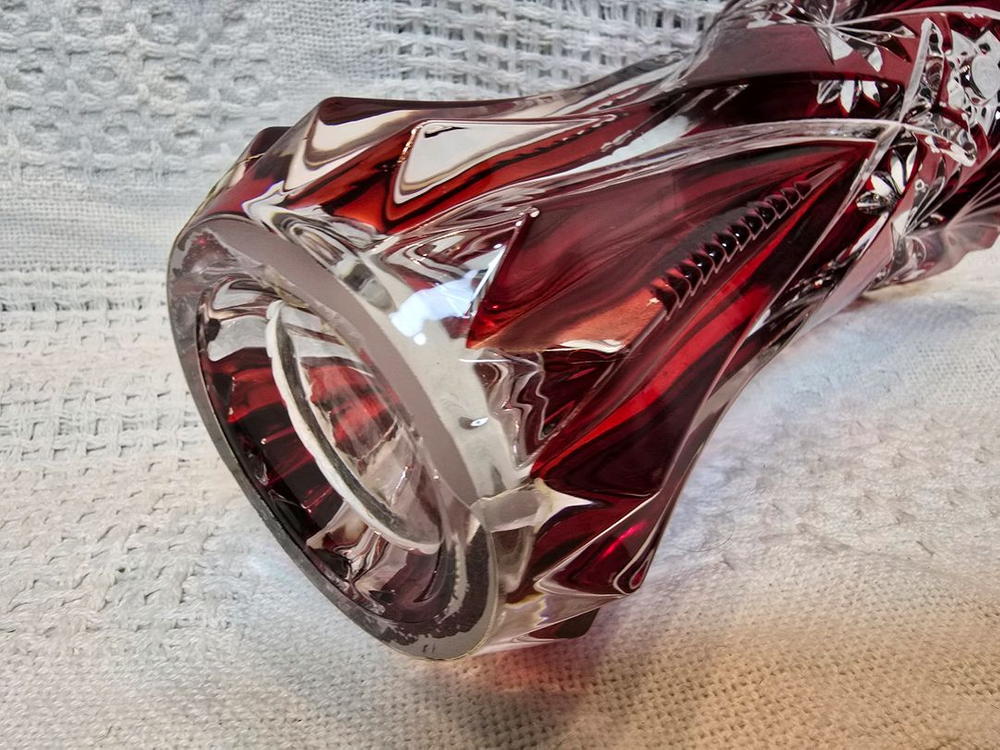 체코산 보헤미아 핸드컷 버건디 크리스탈 화병 이미지