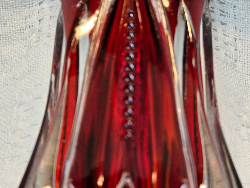 체코산 보헤미아 핸드컷 버건디 크리스탈 화병 이미지