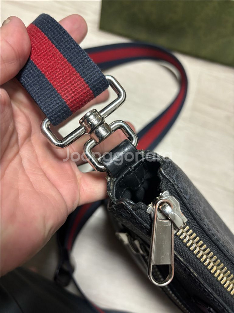 구찌 gg 스몰 메신저백 남성--4