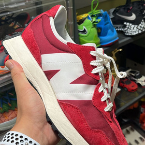 뉴발란스 327 레드 270