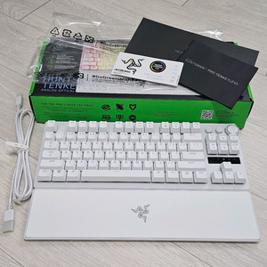 레이저 헌츠맨 V3 프로 화이트 tkl 유선 키보드