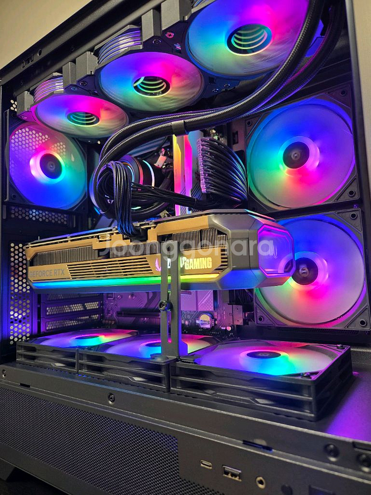 9800x3d, rtx5090 끝판왕 본체--0