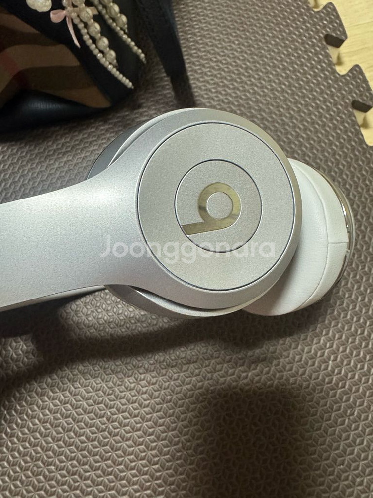 Beats Solo3 실버 헤드폰--1
