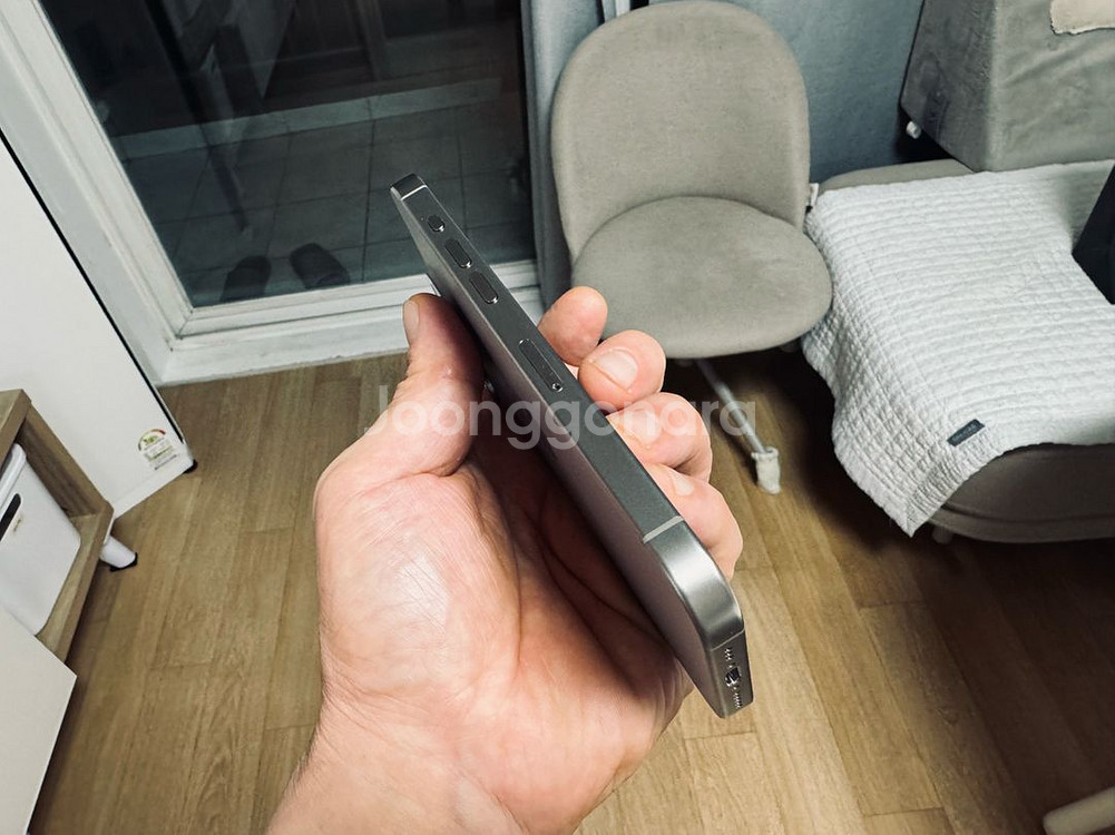 아이폰 15 pro 네츄럴 티타늄 512g 판매--2