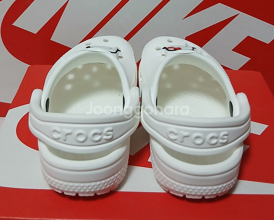 크록스c5 120 헬로키티 지비츠포함.거의새거--4