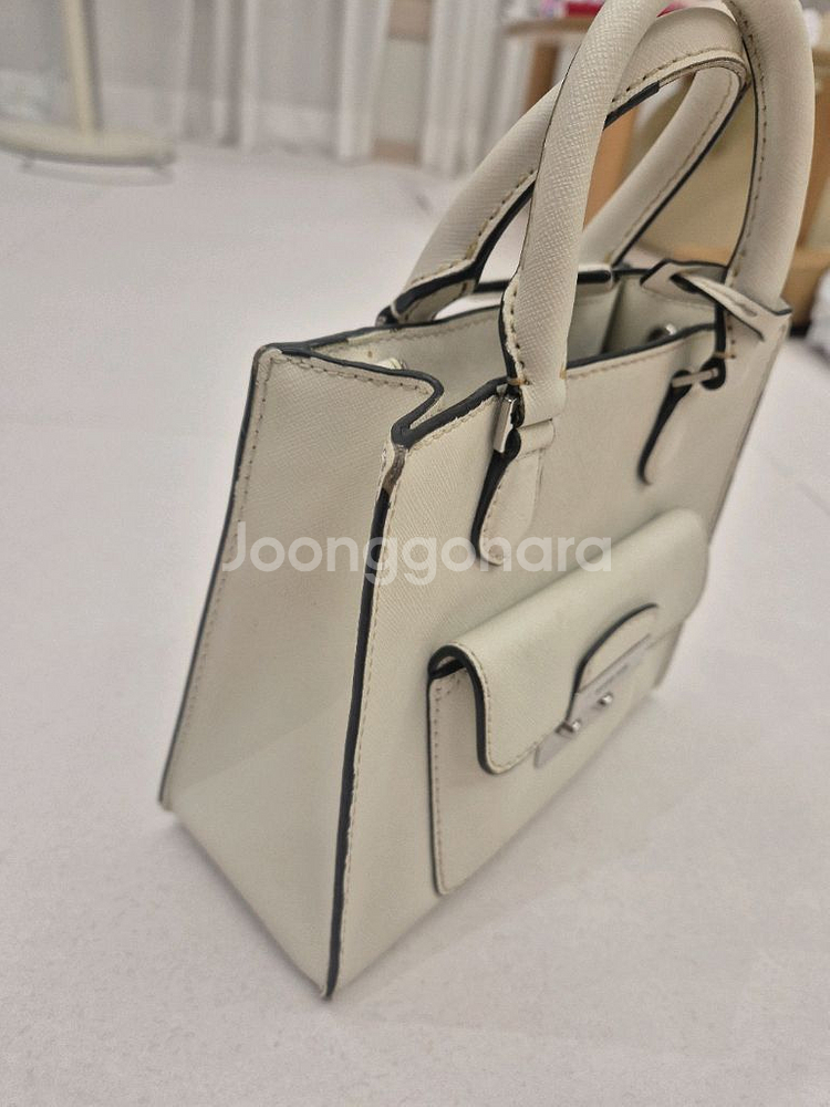 마이클코어스 크로스가방 팝니다.--2