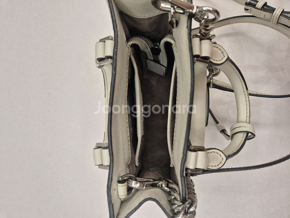 마이클코어스 크로스가방 팝니다.--4