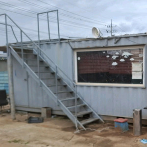 49 중고컨테이너 (+ 중고철계단 60만 별도)