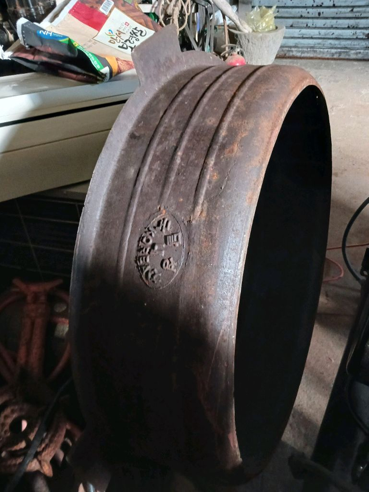 무쇠 솥 이미지