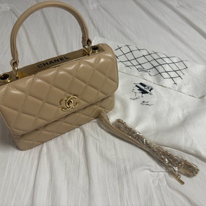 샤넬 트렌디cc 램스킨 체인 숄더 플랩백 판매해요.