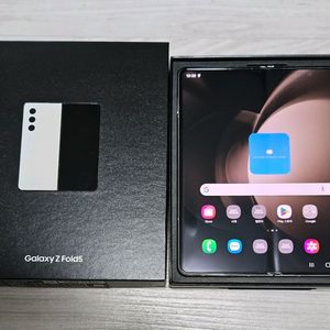 갤럭시 Z폴드5 크림 512GB A급 싸게 팝니다.