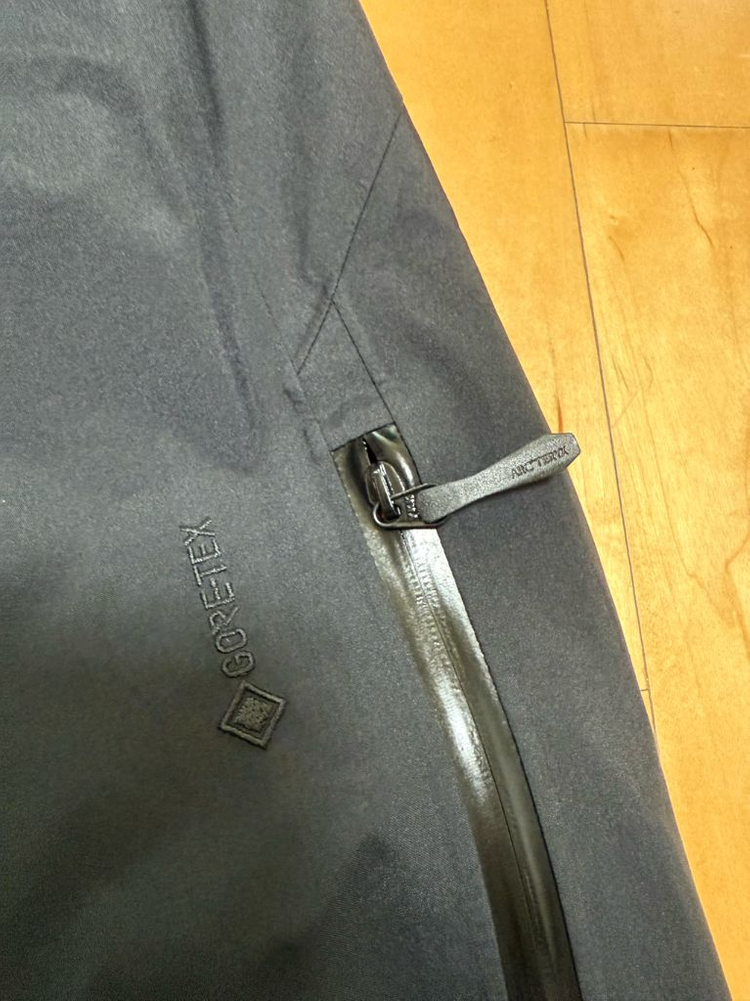 아크테릭스 고어텍스 바지 이미지