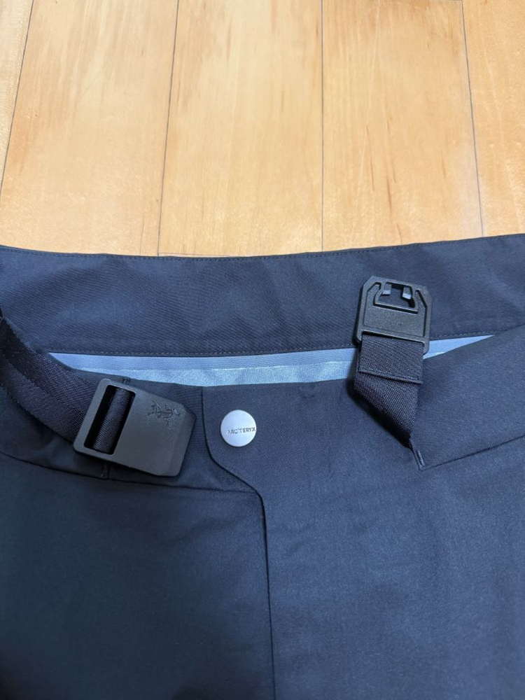 아크테릭스 고어텍스 바지 이미지