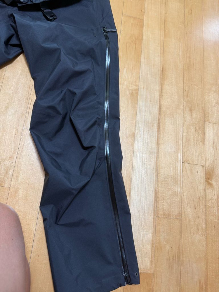 아크테릭스 고어텍스 바지 이미지