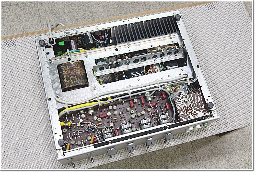 브라운(BRAUN-독일) 고급 인티앰프 CSV500--5