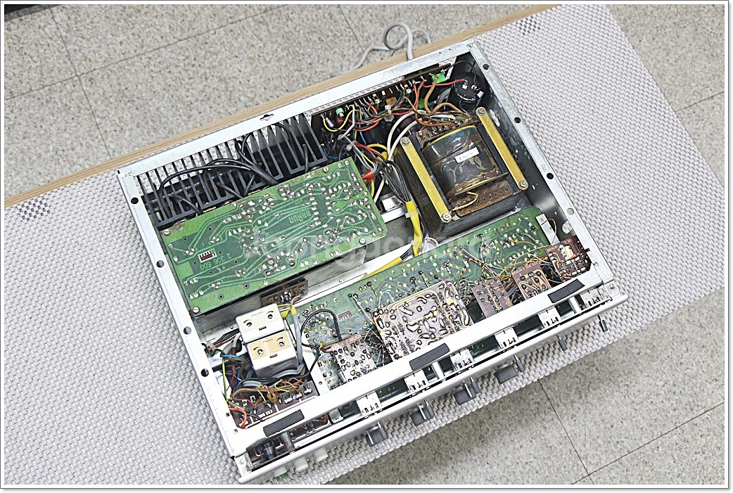 브라운(BRAUN-독일) 고급 인티앰프 CSV500--4