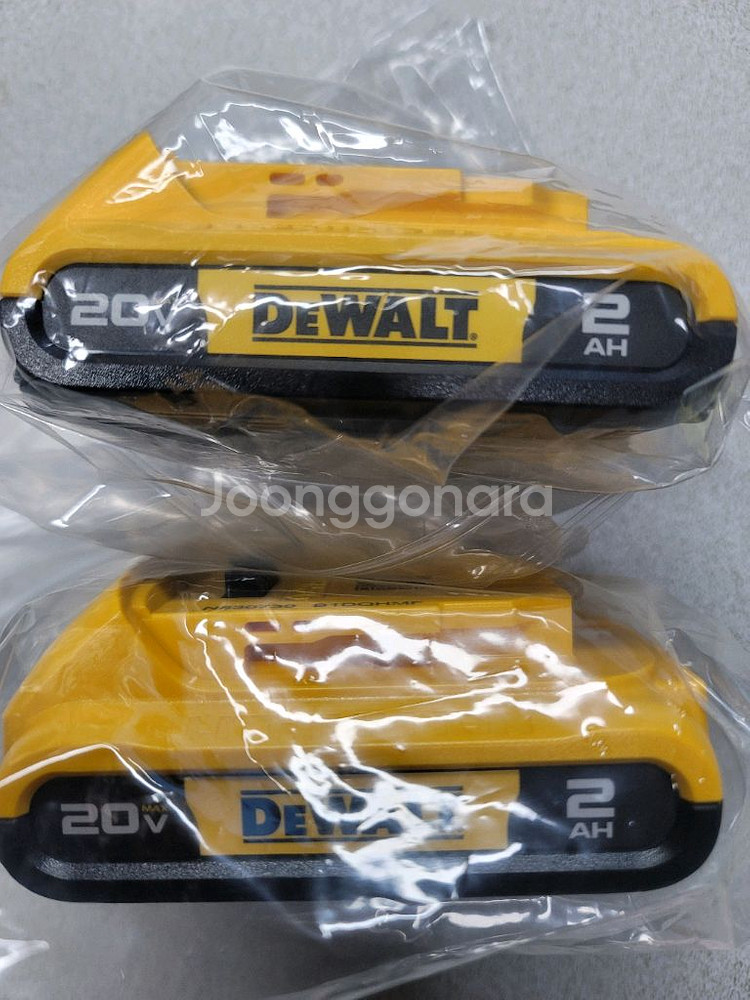 디월트 배터리 20v2ah dcb183--0
